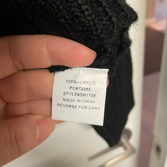 M Boutique Vneck button detail sweater - Picture 4 of 5